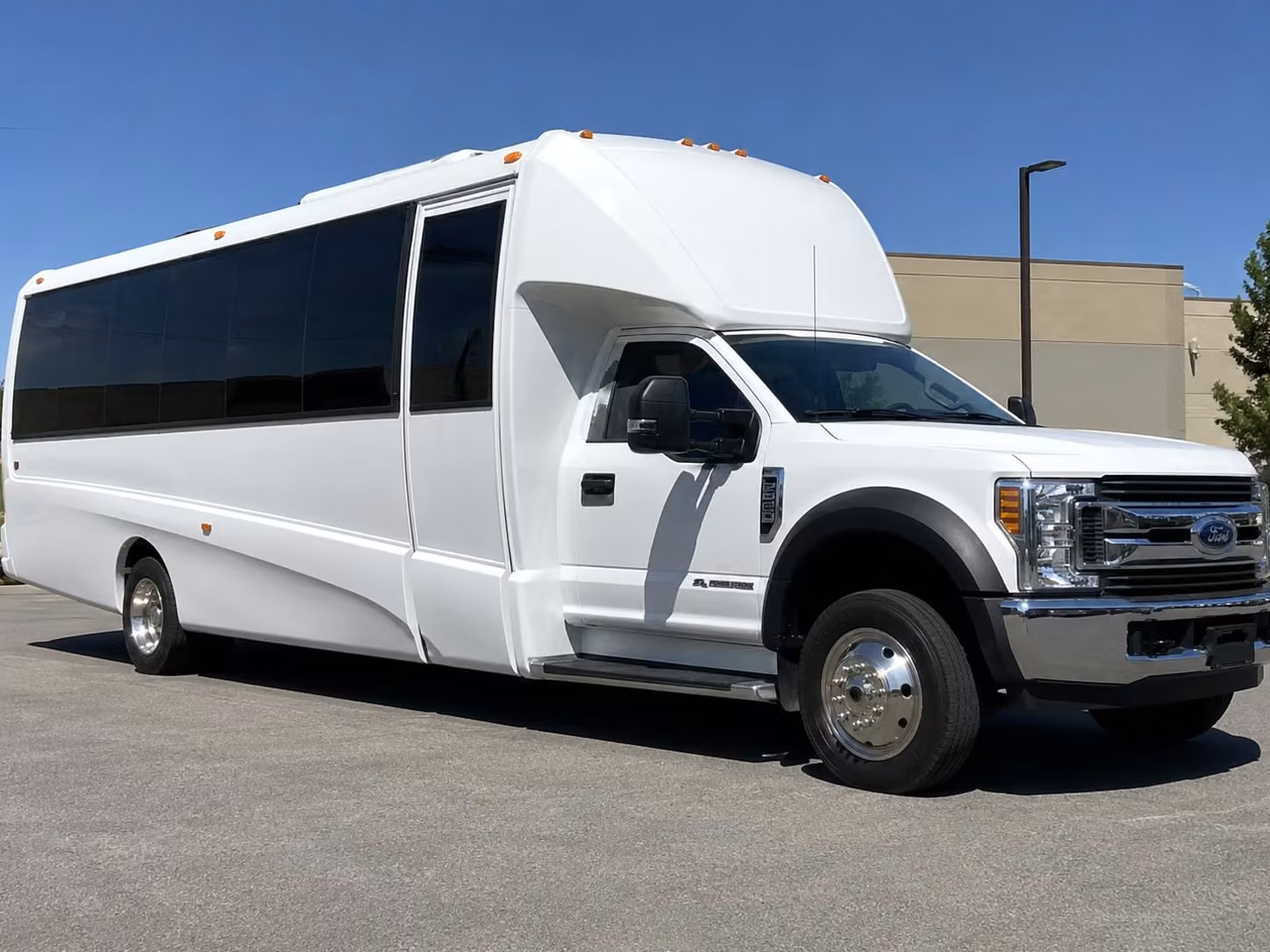 frisco 15 passenger minibus rental